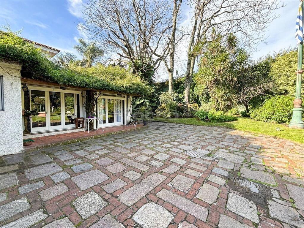 Casa en venta en el Prado, con gran jardín y piscina a metr