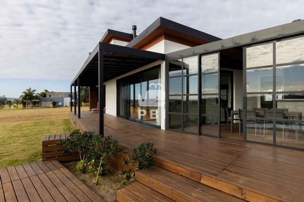 Casa en venta en Laguna de los Cisnes, Punta - :