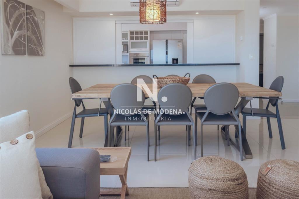 Excelente Penthouse 4 dormitorios en Venta Frente al Mar -