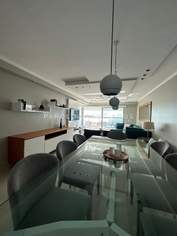 Apartamento en venta 3 dormitorios en Miami Punta