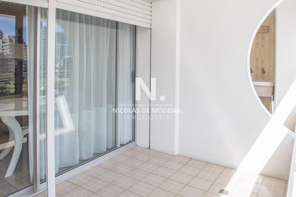 Vende apartamento de 2 dormitorios con vista al ,