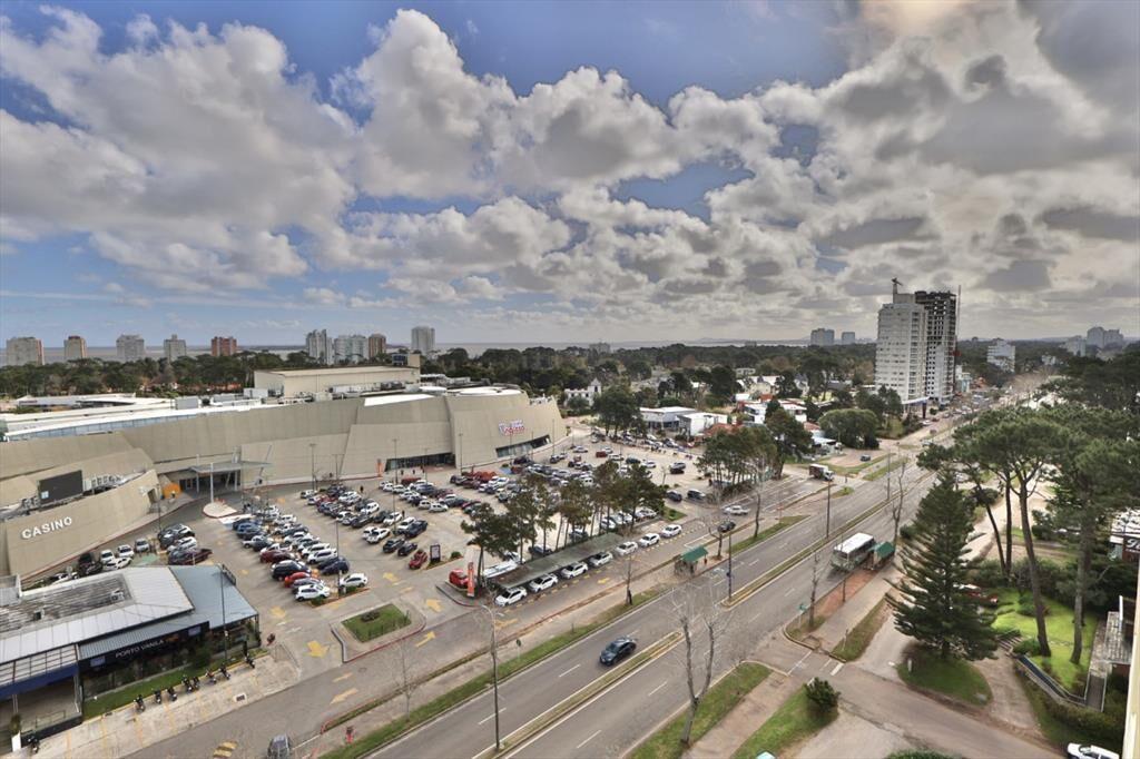 APARTAMENTO EN VENTA 3 DORMITORIOS -