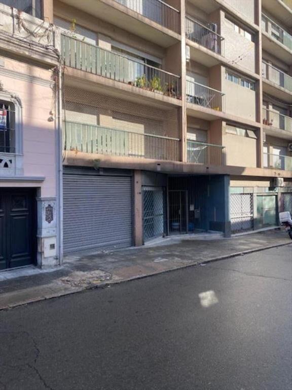 Venta local comercial en Cordón, Barrios Amorín y Mercedes