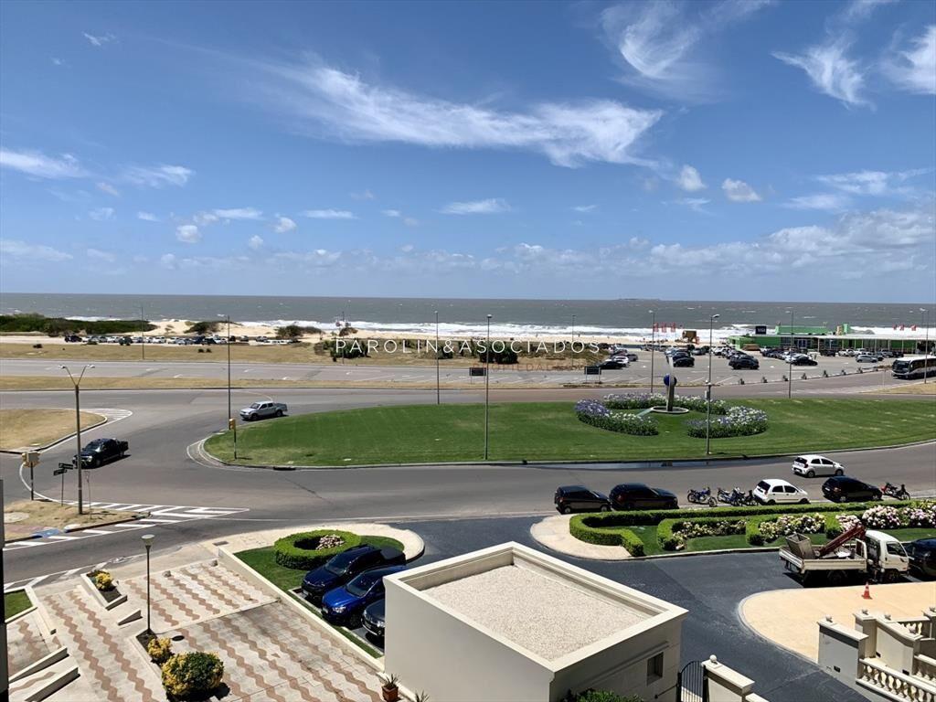 Apartamento en venta de 2 dormitorios en Parquemar Center B