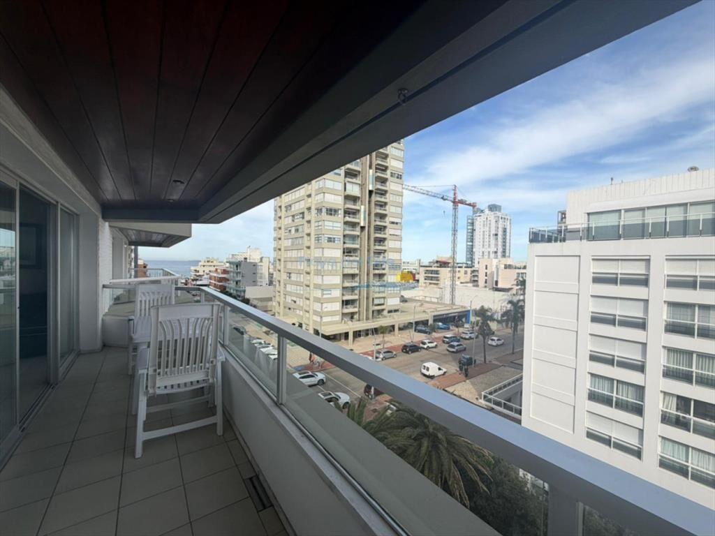 Pent-house en venta de 2 dormitorios en Punta del