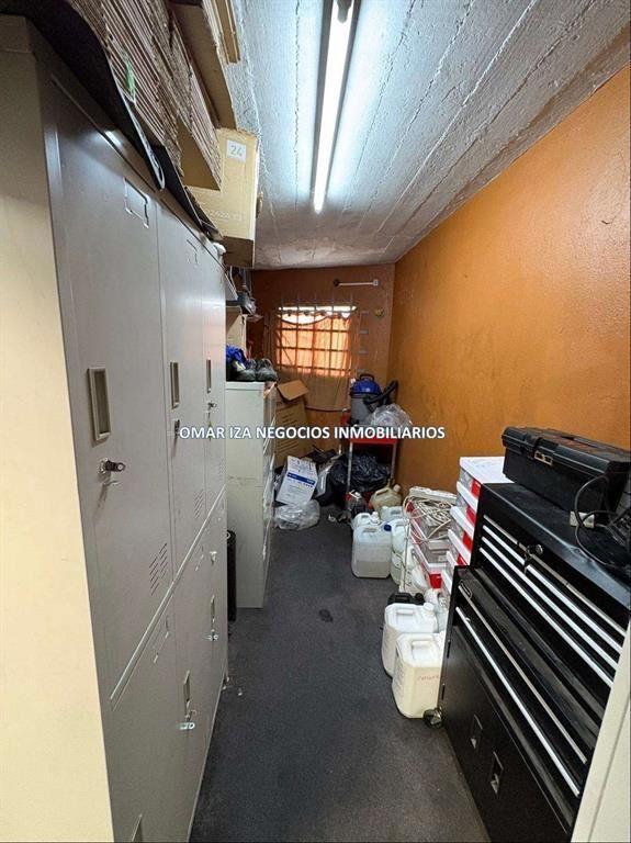 TRASPASO DE AQUILER LOCAL COMERCIAL EN ZONA TRES CRUCES. 60