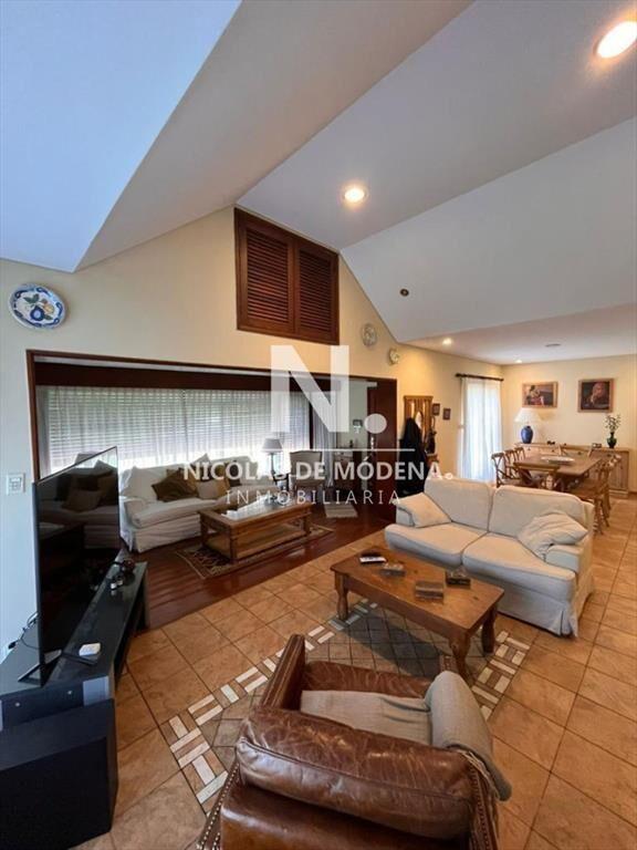 Vende espectacular casa con 3 dormitorios, y en