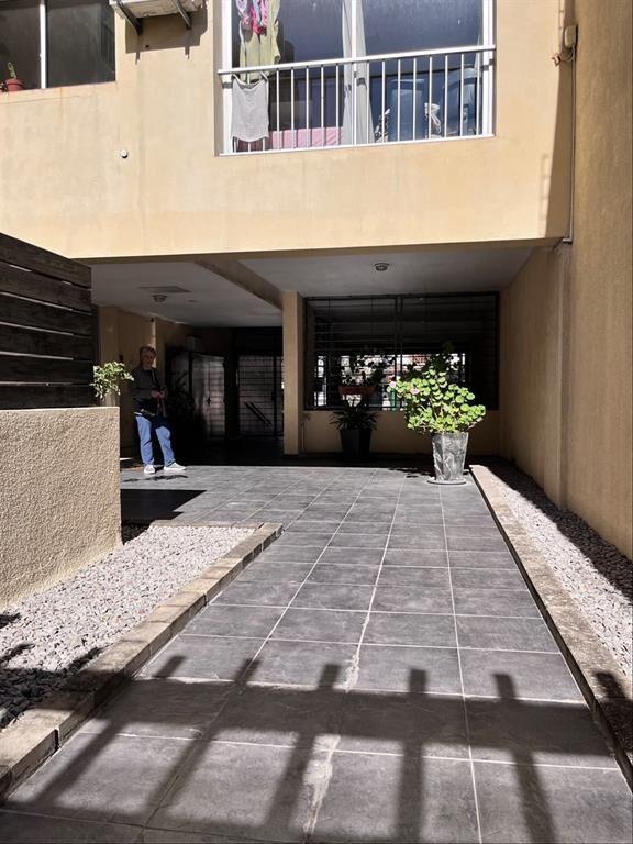 Alquiler ambiente pocitos ,al frente con terrazas eje  para
