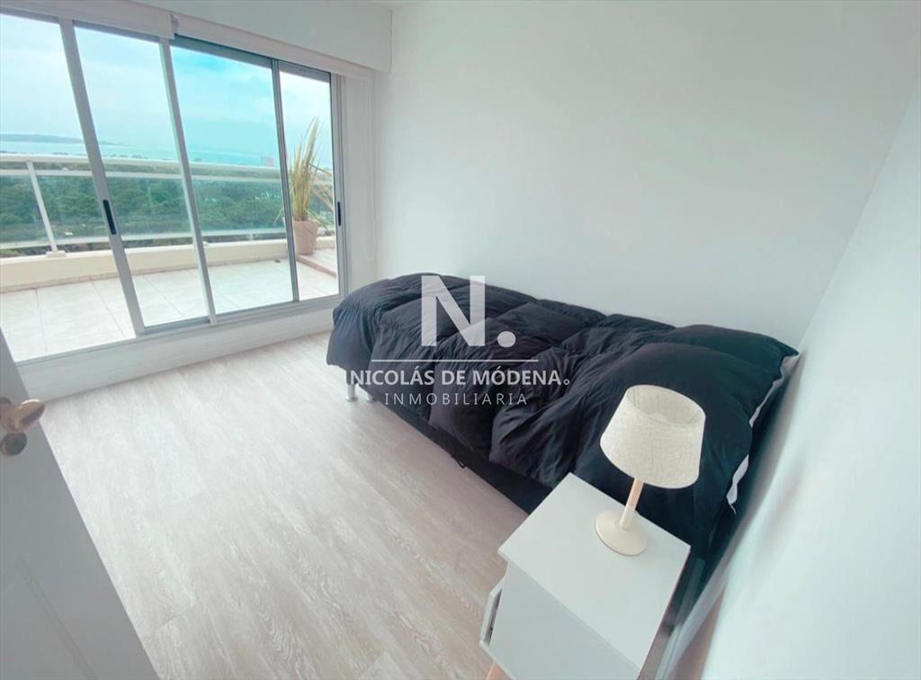 Apartamento en venta 3 dormitorios en Roosevelt