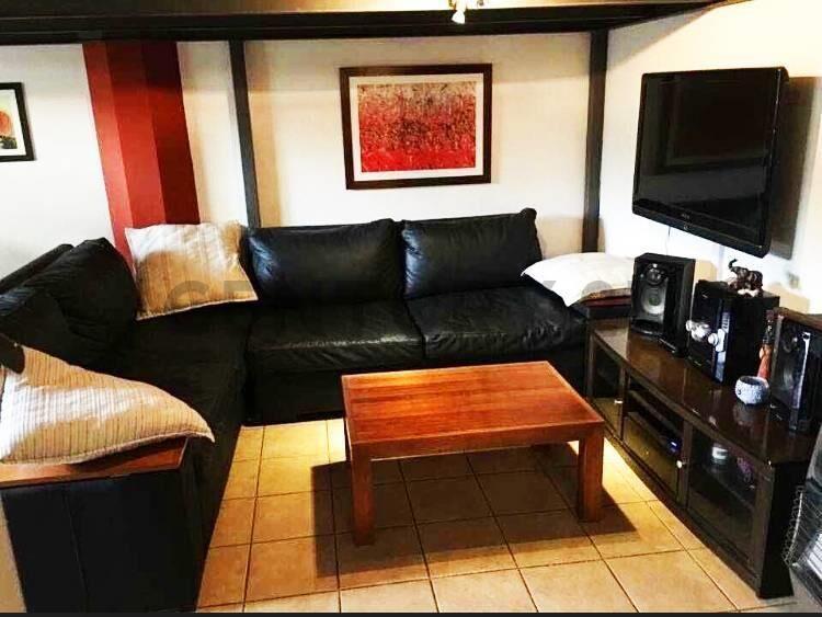 Altos del Libertador, 2 dorm, al frente, balcon, acepta b...
