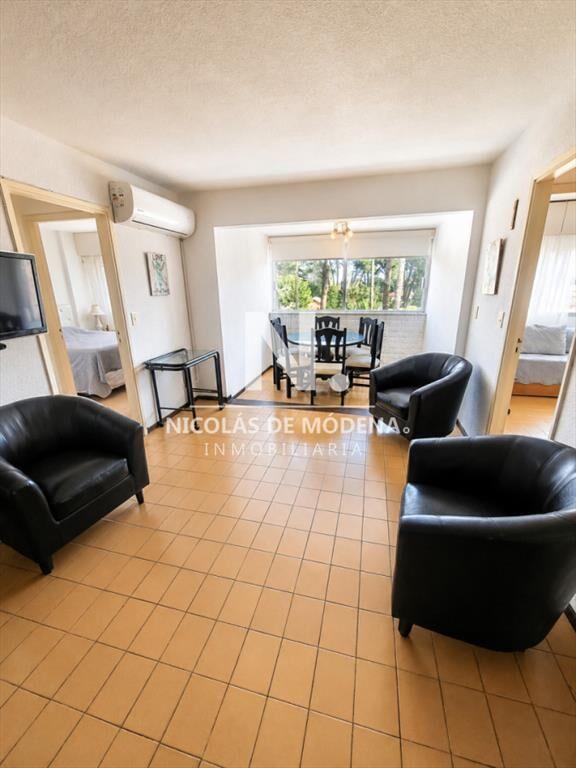 En venta apartamento de 2 dormitorios en Cantegril, Punta d