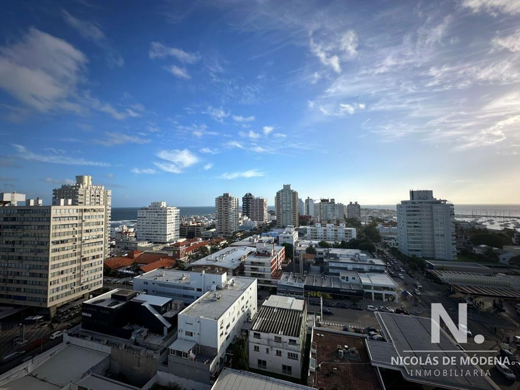 Vende apartamento de 3 dormitorios en Torre Gattas, Punta d