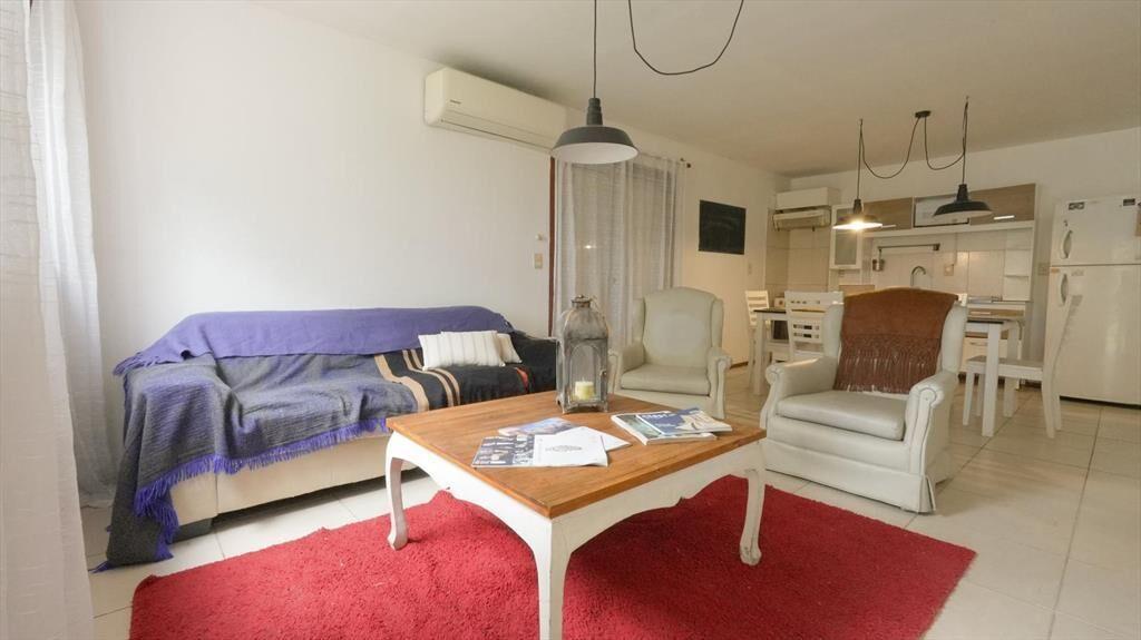 Casa en Venta en El Tesoro: 3 Dormitorios + Apartamento Ind