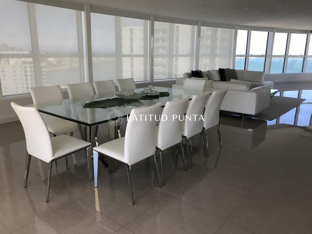 Pent House en Mansa, 4 dormitorios más dependencia