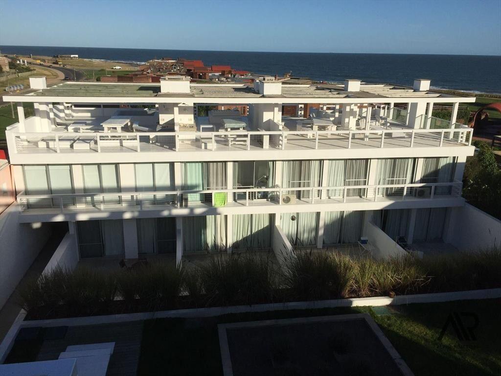 Apartamento en alquiler temporada de 2 dormitorios c/ter...