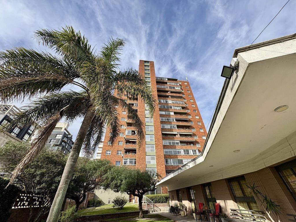 Venta de Apartamento con 2 dormitorios y terraza en Barrio S