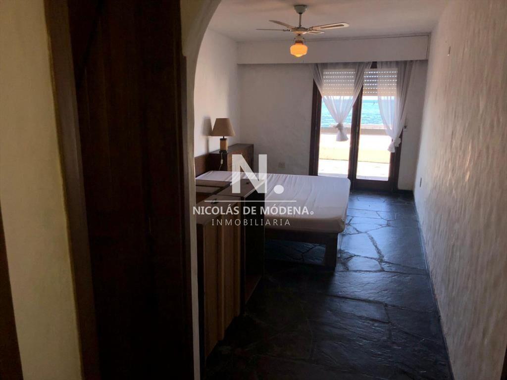 Hermoso departamento en venta frente al mar.