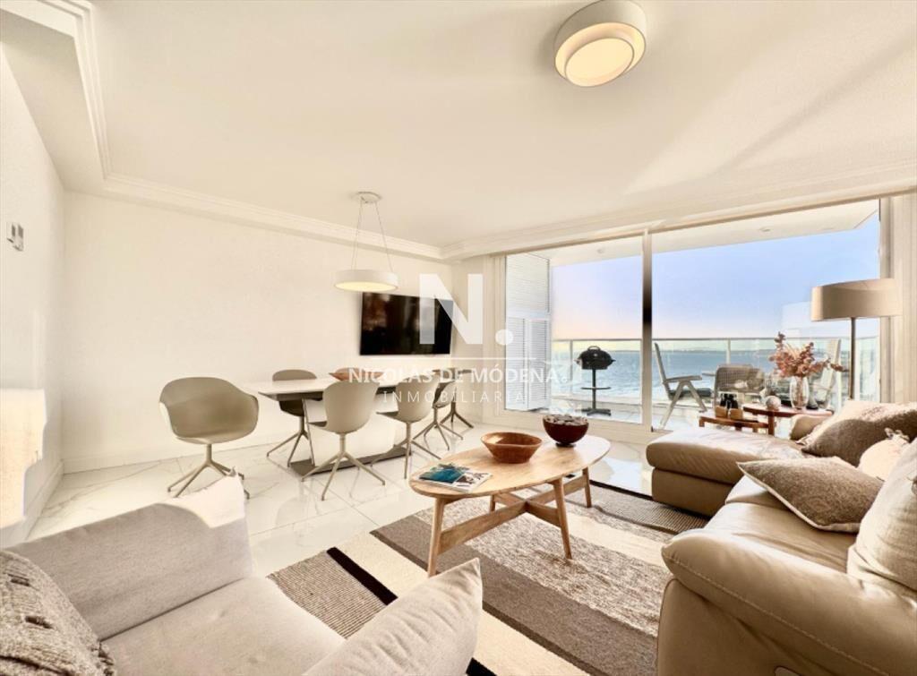 En venta impecable apartamento de 2 dormitorios