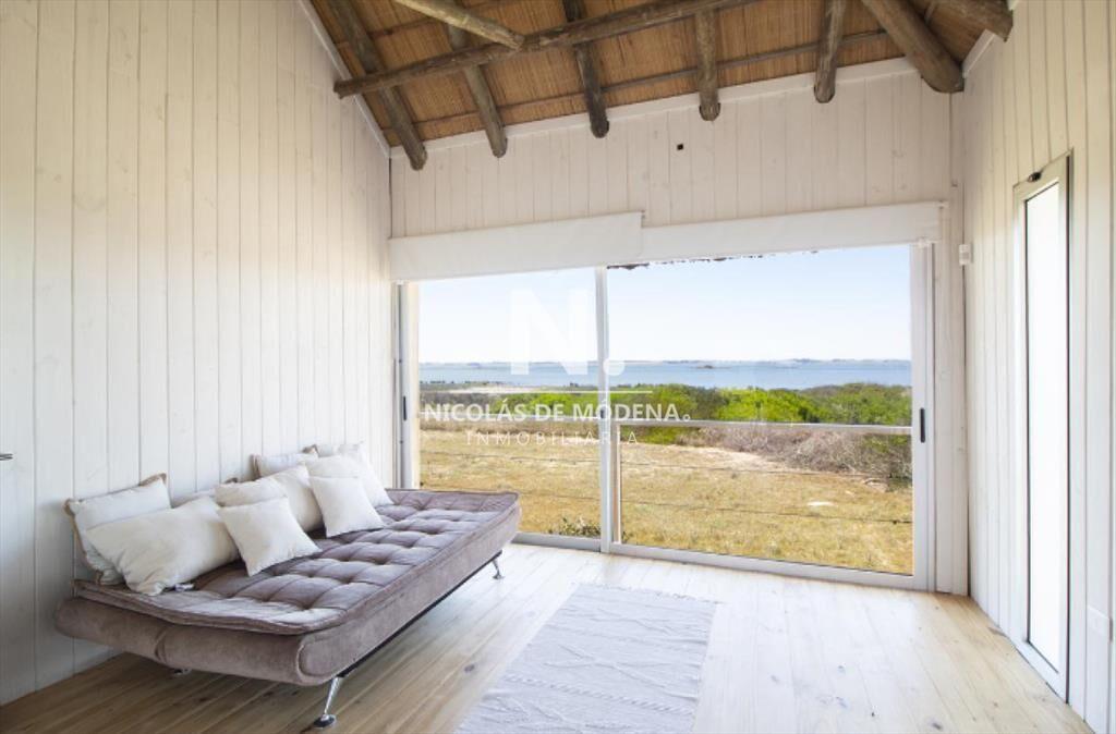 Vende casa con vista al mar de 3 dormitorios en