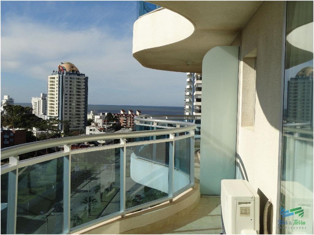 Apartamento en Brava, 3 dormitorios *
