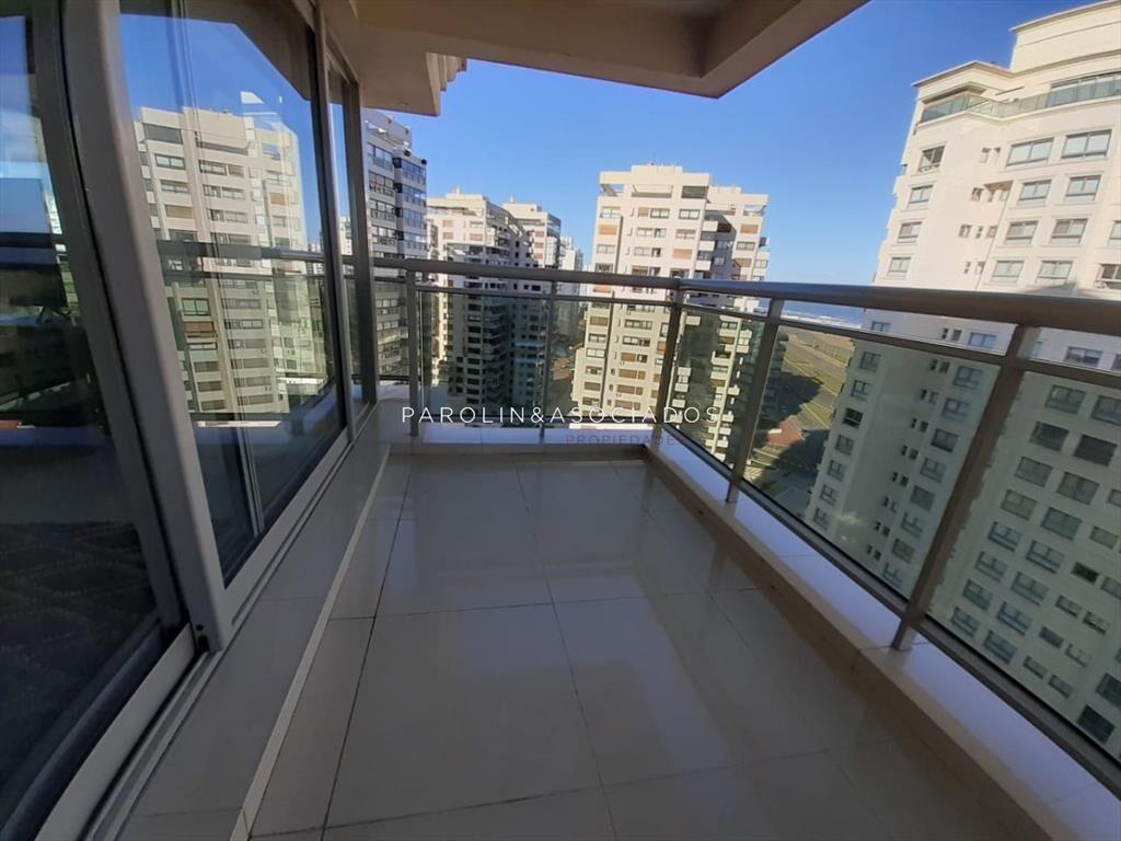 Apartamento en venta en Torre Imperial III, Punta del Este.