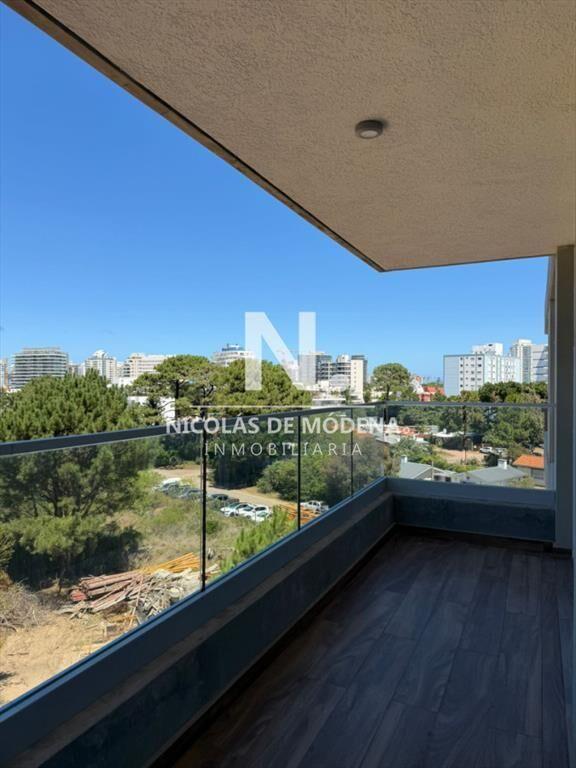 Vende apartamento en Brava, Punta del Este de 2