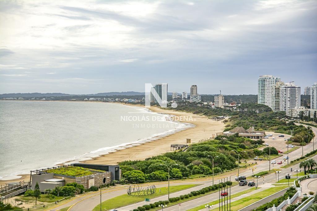 Espectacular apartamento de 3 suites en venta al