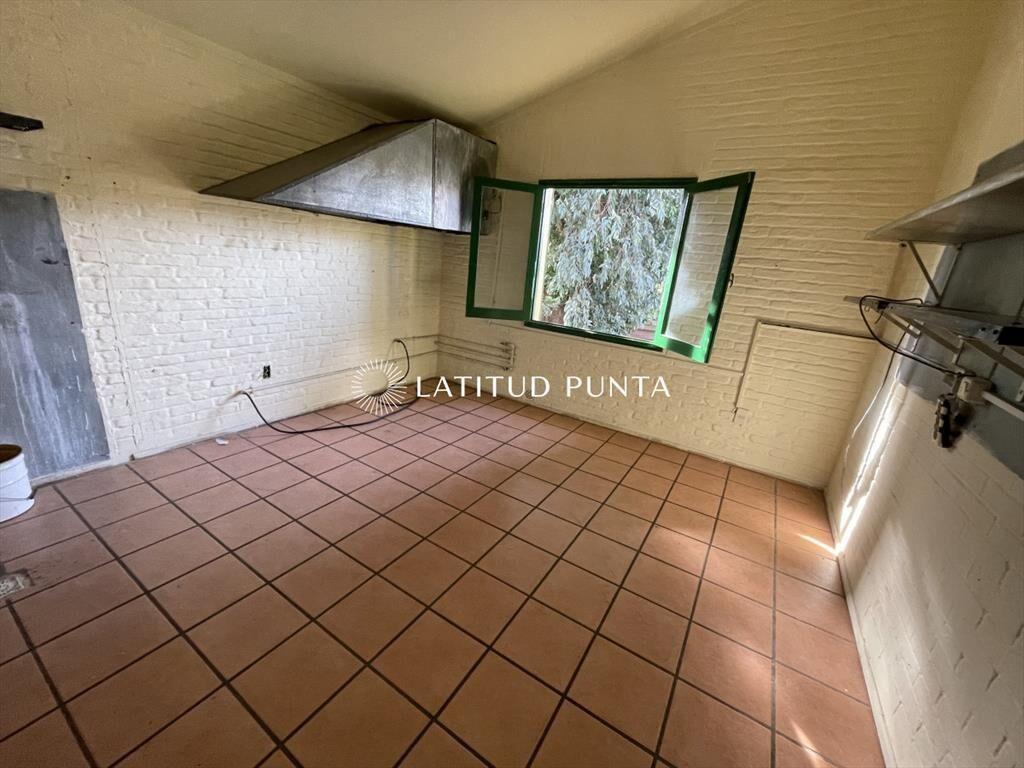 Casa en venta en excelente zona, ideal para local