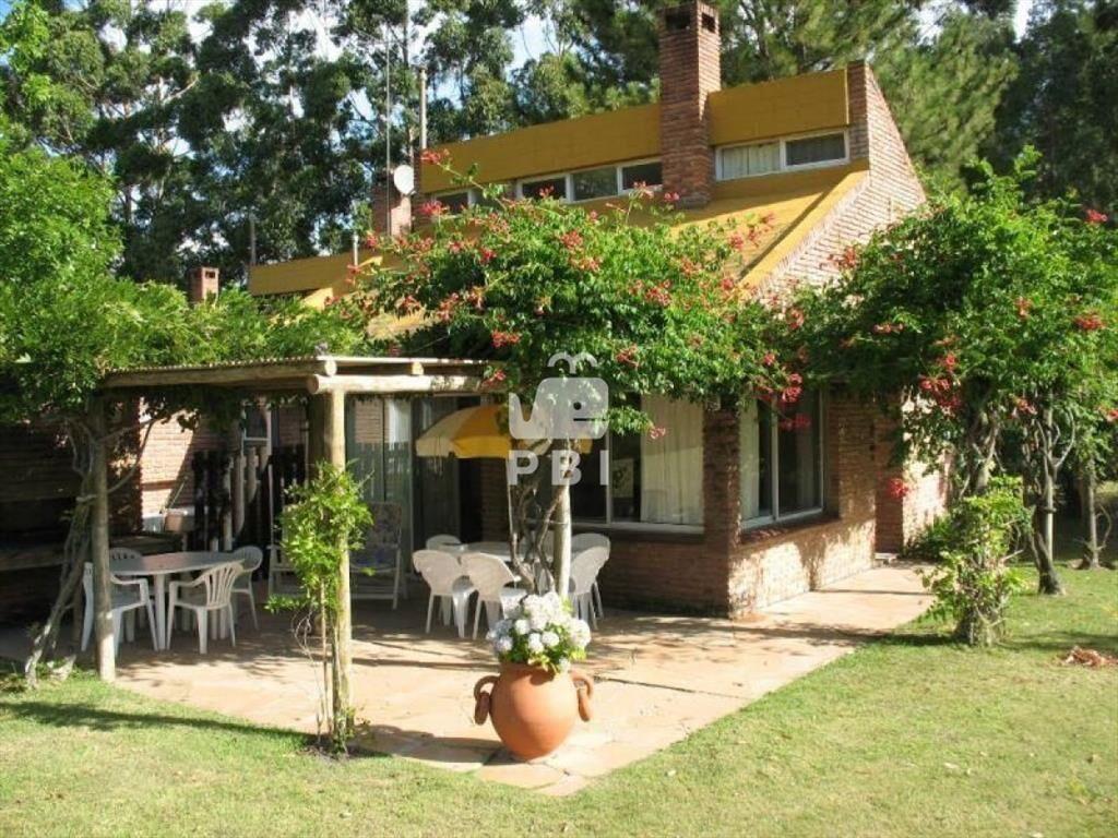 Alquiler temporario de casa de 3 dormitorios en Camino Luss
