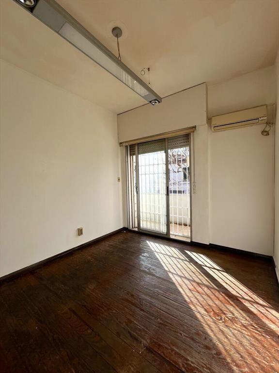 A PASOS DE SOCA Y GESTIDO! CASA DE DOS PLANTAS, GARAGE Y PA
