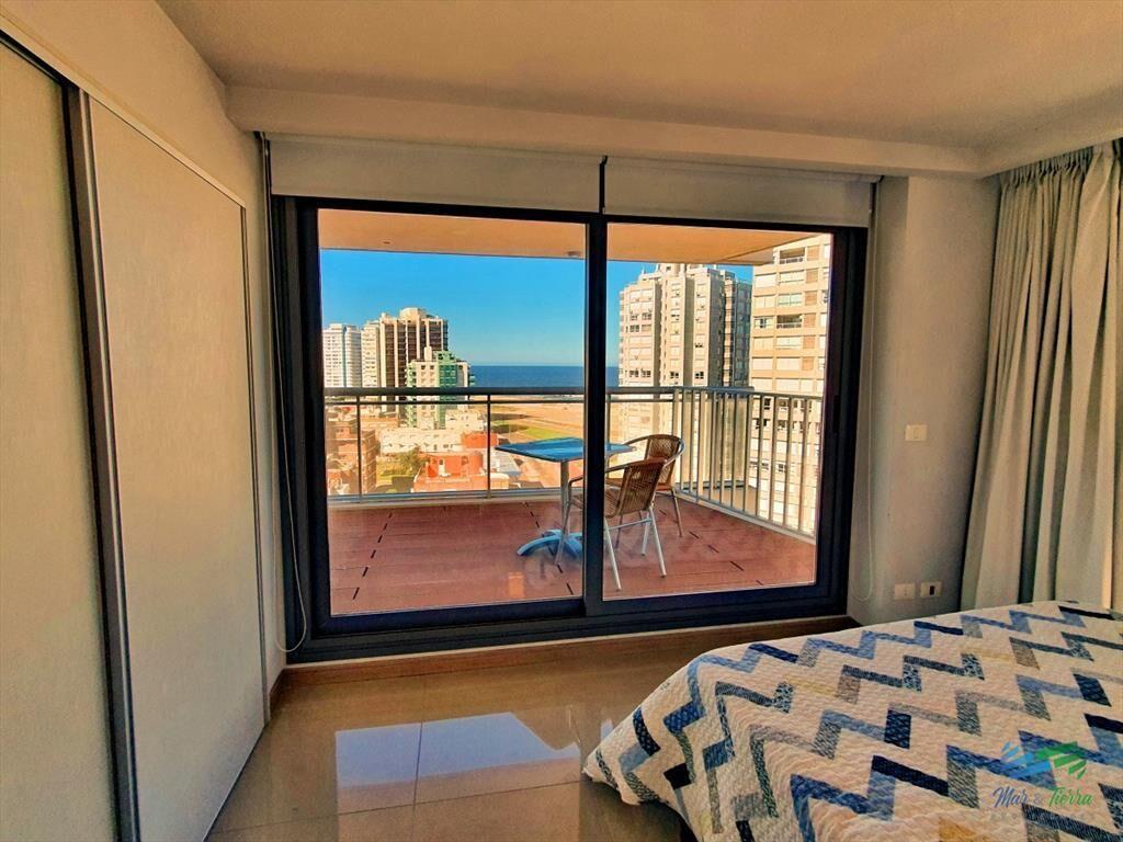 Alquilo apartamento 2 dormitorios con buena vista y servici