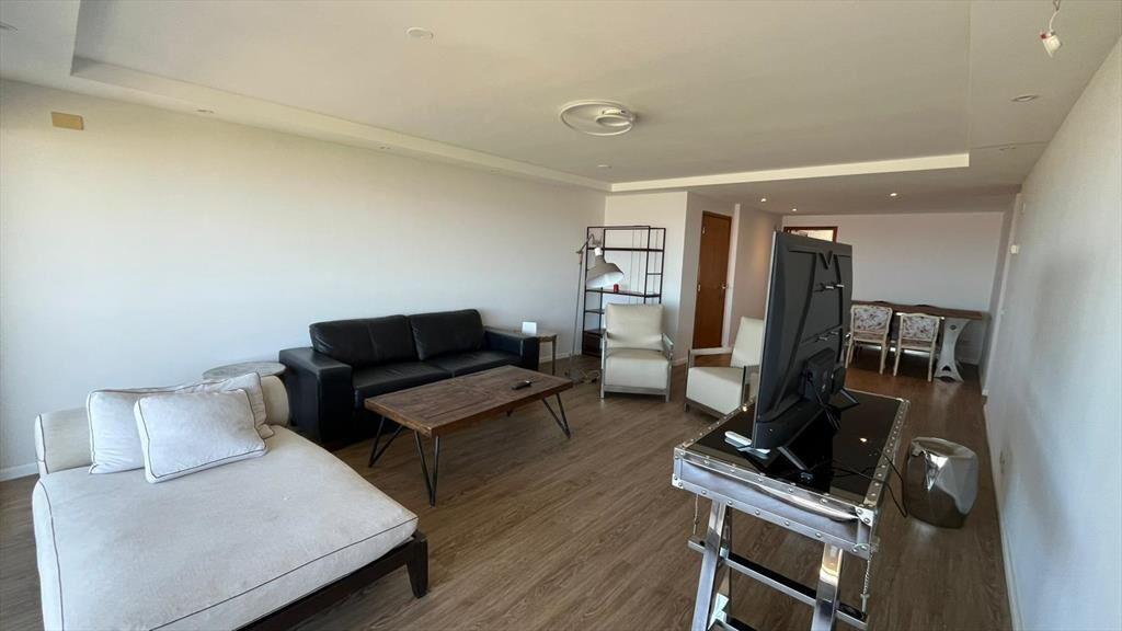 Gran apartamento con Vista al Mar en Rambla Gandhi!