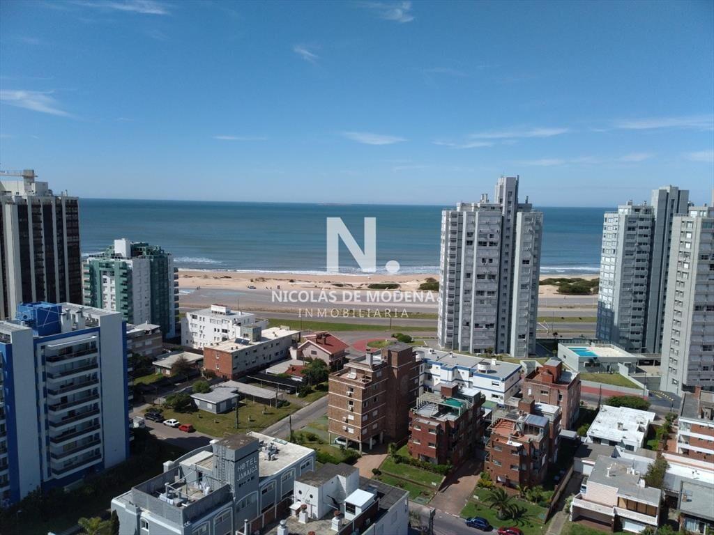 pent house con vista a playa brava y playa mansa