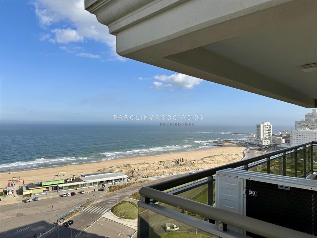 Hermoso apartamento en venta en torre Imperiale, Punta del