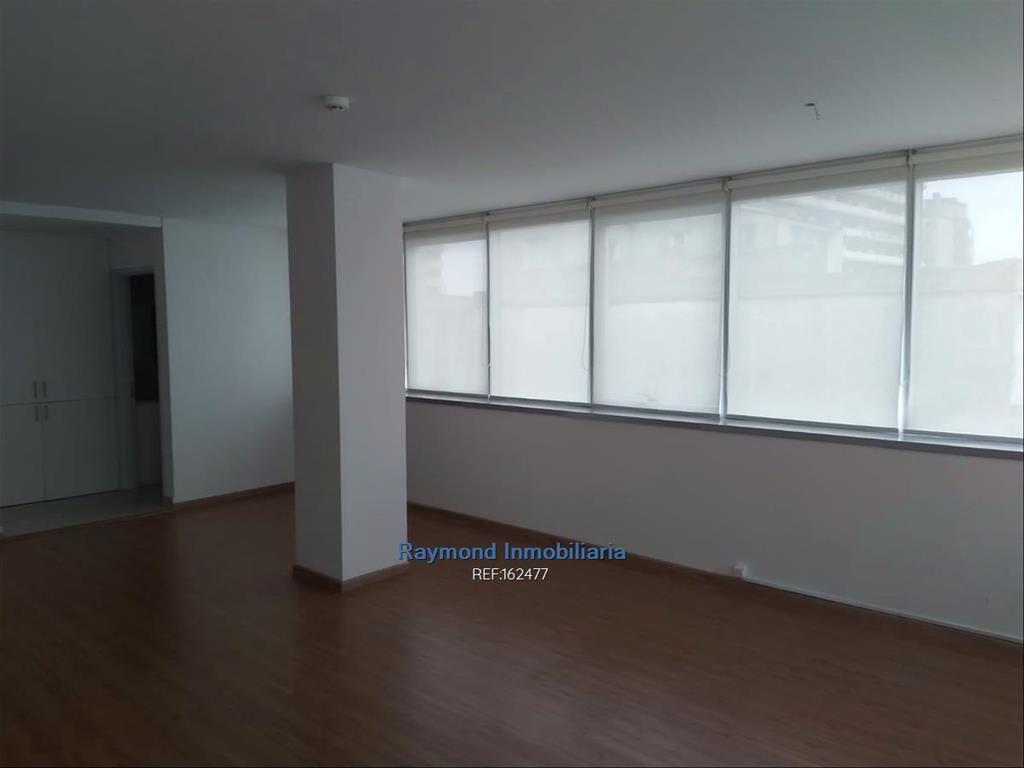 Excelente oficina de 46m2 con garage en Ciudad Vieja