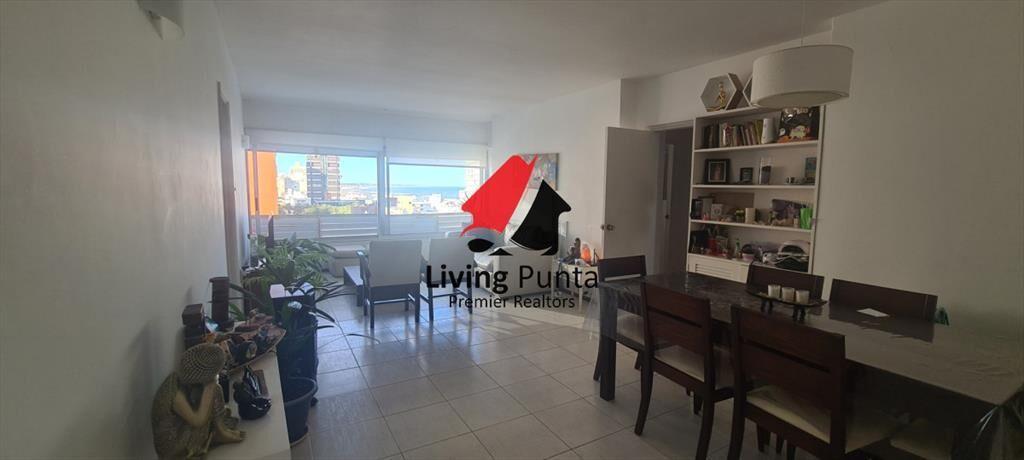 Amplia planta con vista al mar en venta en punta