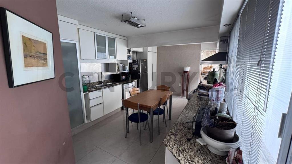 Apartamento PISO entero a mts de Rambla de Punta Carretas...