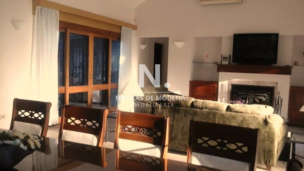VENDE CASA CON GRAN TERRENO, EN PLAYA MANSA, DEL