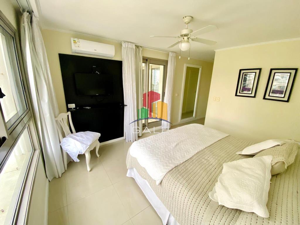 Apartamento en Brava, 4 dormitorios *