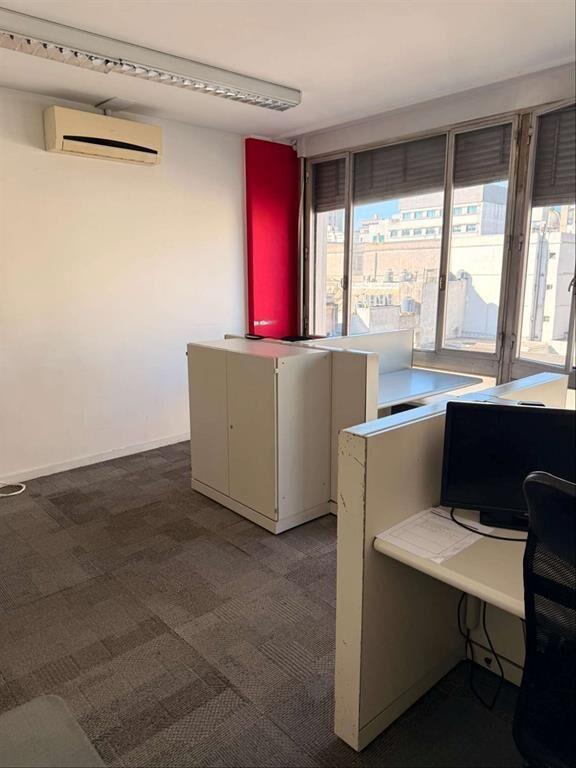 Venta Oficina con renta edificio corporativo Ciudad Vieja