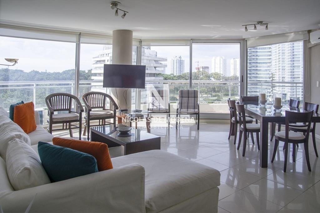 Apartamento de 3 dormitorios en Ocean Drive a metros de Pl