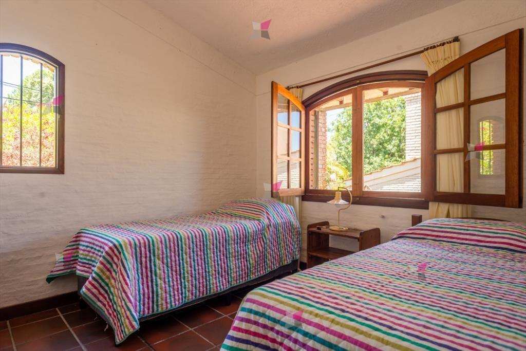 VENTA DE CASA DE 5 DORMITORIOS EN SOLANAS PUNTA