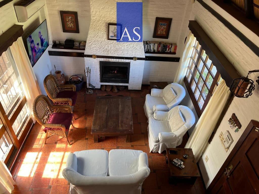 Casa de 4 dormitorios en venta a 100 metros de en