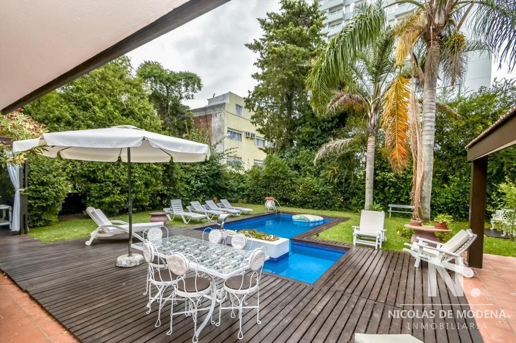Casa de Cuatro Dormitorios en Venta - Punta del Este