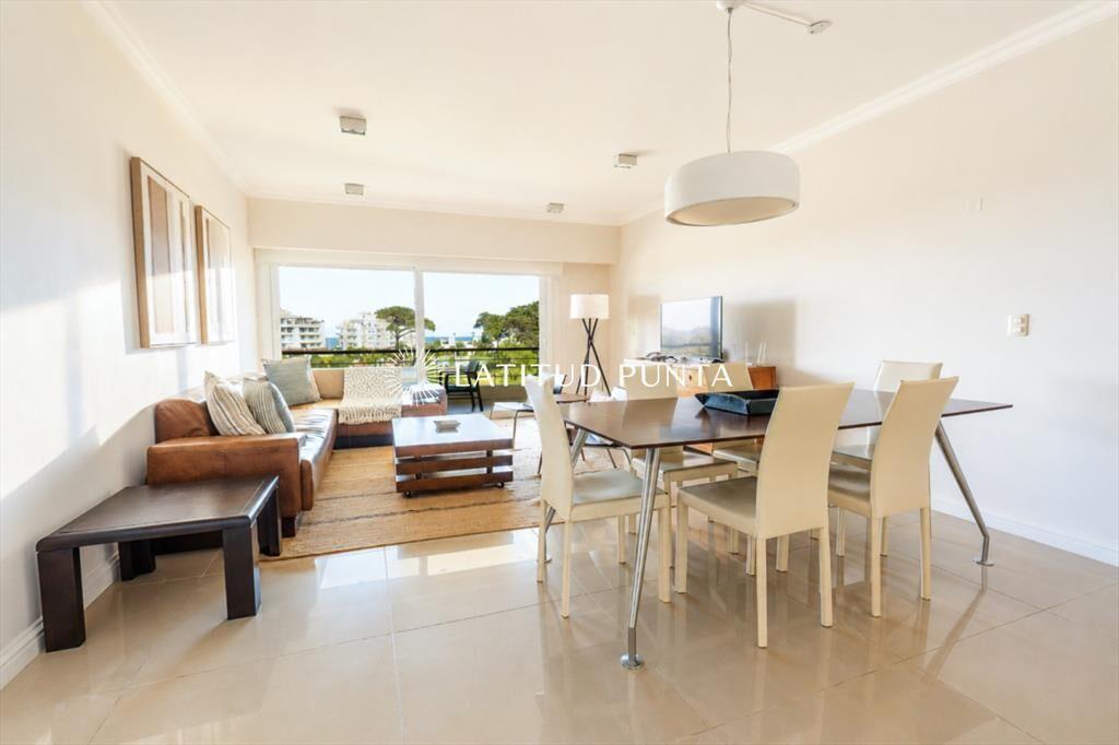 Apartamento en venta Playa Mansa 4 ambientes