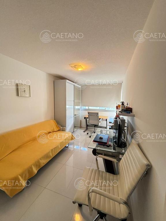 Apartamento de 2 dormitorios en Av. Roosevelt, ,