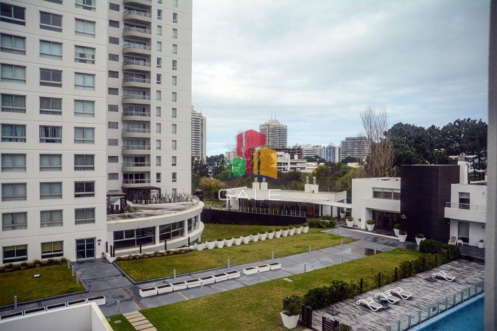 Departamento de 3 dormitorios en venta en Ocean Drive.