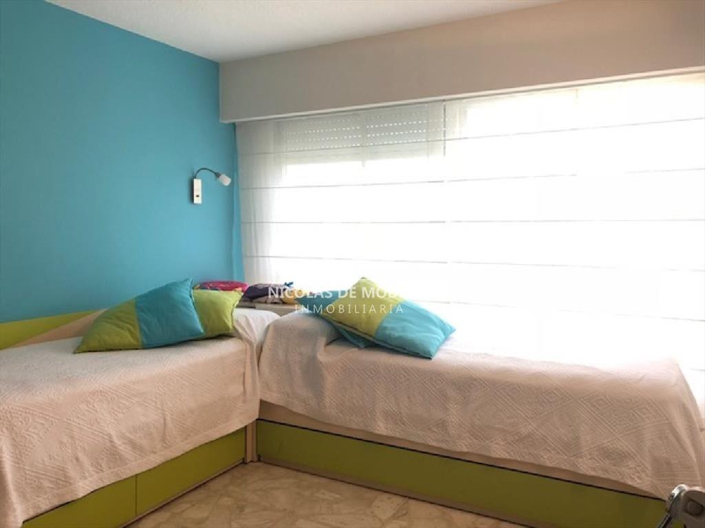 Departamento de 3 dormitorios en venta.