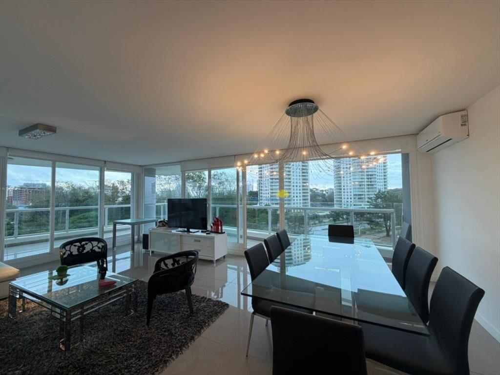 Apartamento en Venta de 4 dormitorios en Torre ,