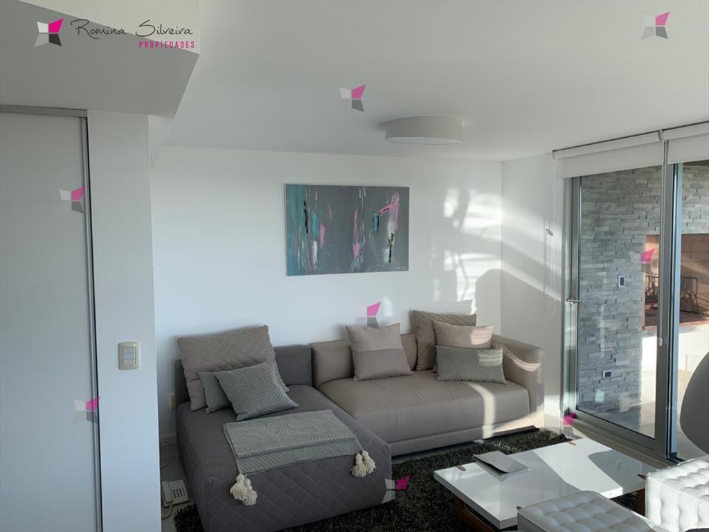 Apartamento en venta Playa Mansa 3 dormitorios